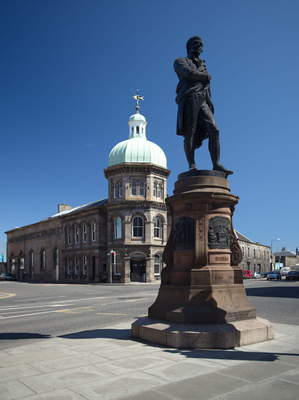Statue of Robert  Burns, Leith
