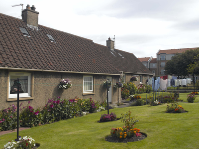 Niddrie Mains Road, Edinburgh, cottages and Gardens