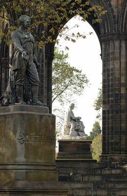 Statue of David Livingstone with Scott Monument