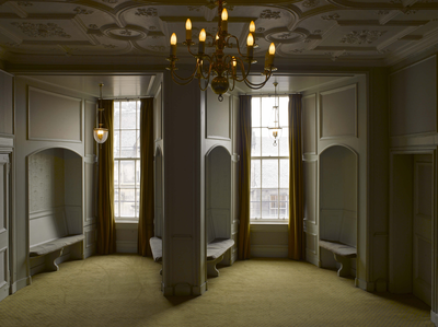 Ornate ceiling and window seats, Riddles Court