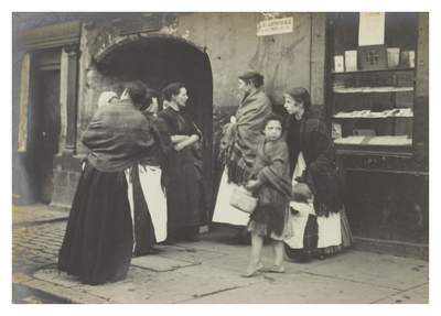 Women talking in the street, Canongate