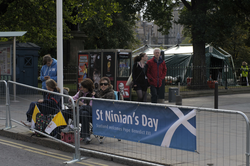 Crowd arriving for the Papal visit, Princes Street