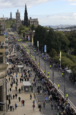 Crowds for the Papal visit, Princes Street looking east
