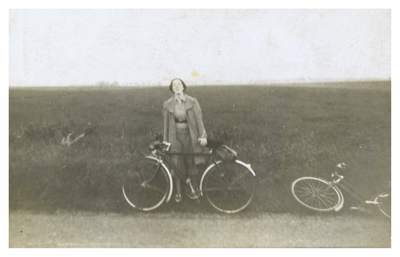 Jess Cairns with her bicycle