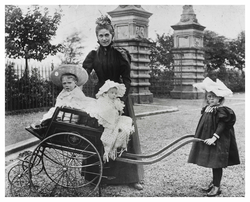 Woman & children outside East Gate of Inverleith Park.