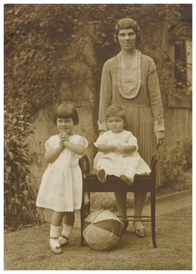 Nannie with daughters Mary Rose and Elizabeth
