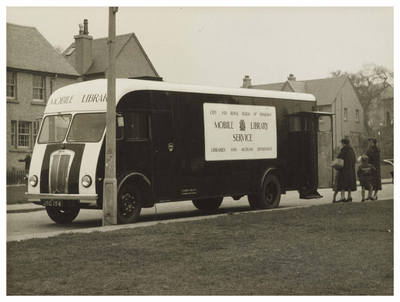 Mobile library at Clermiston: Morris 5 tonner