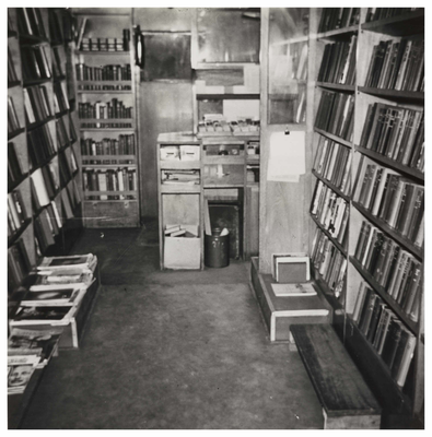 Mobile libraries: Morris commercial 5 tonner - interior