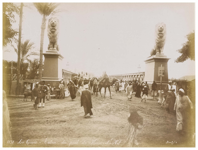 Cairo - Entrance to Kasr-el-Nil Bridge