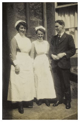 Mary Cunningham with another nurse and doctor