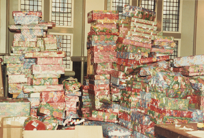 McDonald Road Library: Presents to miners' children