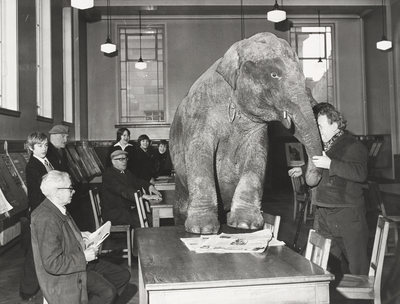 Leith Library: Elephant advertising circus