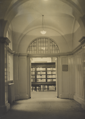 Morningside Library: Entrance hallway