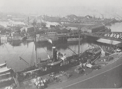 General view of the docks, early 1920s