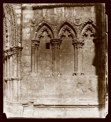 Holyrood Abbey, arcading, west front