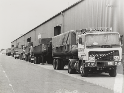 Grain lorries queue at Leith Docks to load a shipment