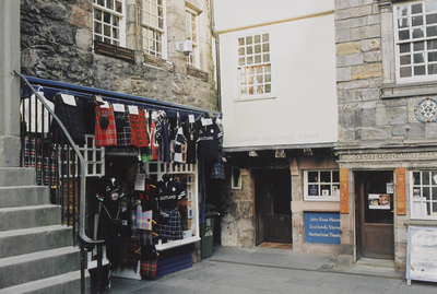 Scottish memorabilia shop and John Knox House