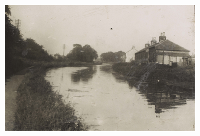 Union canal at Slateford and Stoneyport House