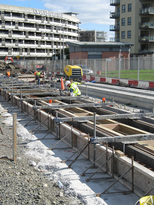 Building tram line extension at cruise ship terminus