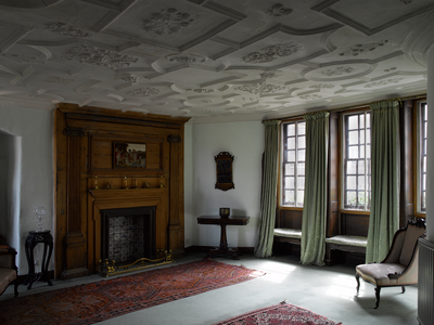 Front sitting room, Moubray House, High Street