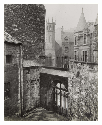 Greyfriars Churchyard, entrance from Candlemaker Row