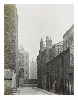 Buccleuch Street - close on east side (no. 69)
