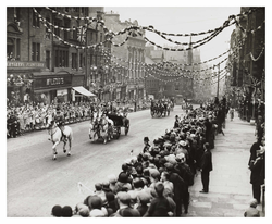 George VI Royal party driving up High Street, 1937