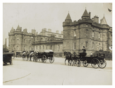 Royal visit to Edinburgh 1911, Holyroodhouse